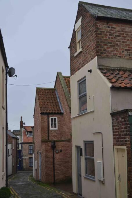 Bijou Romantic Retreat, Whitby Centre Zewnętrze zdjęcie