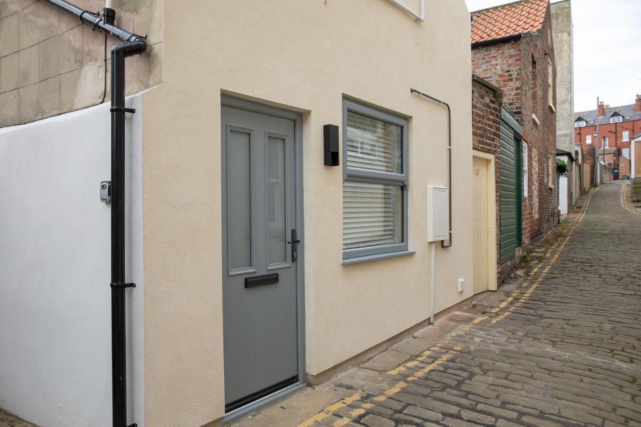 Bijou Romantic Retreat, Whitby Centre Zewnętrze zdjęcie